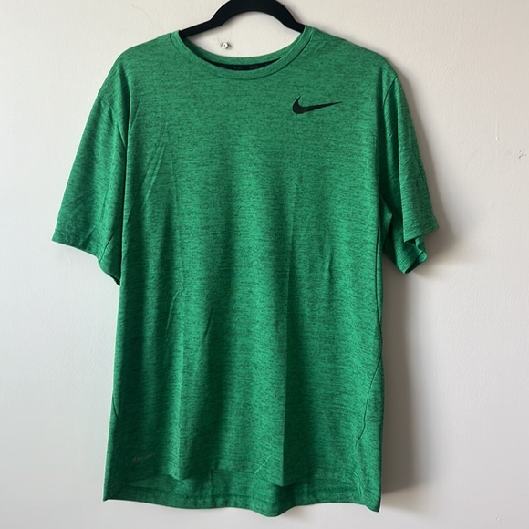 NIKE DryFit T-Shirt - Size Large - Picture 2 of 6